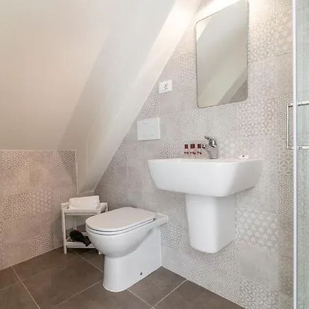 Rio Terra' Canal View Apartment Venice